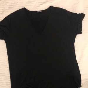 Black V-neck short sleeve shirt